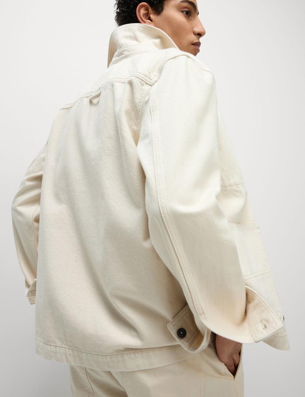 Chaqueta vaquera de algodón con bolsillos