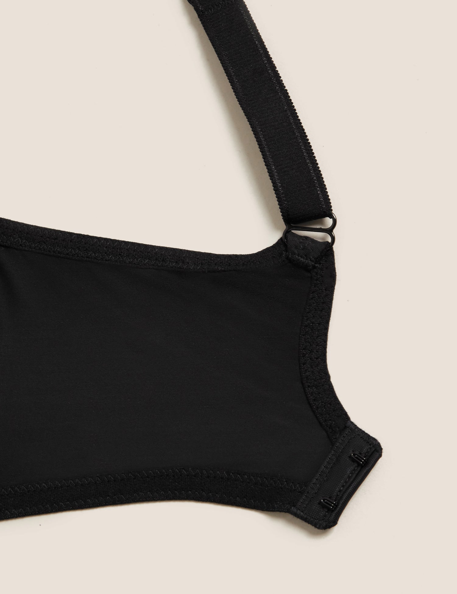 Sujetador reductor con encaje