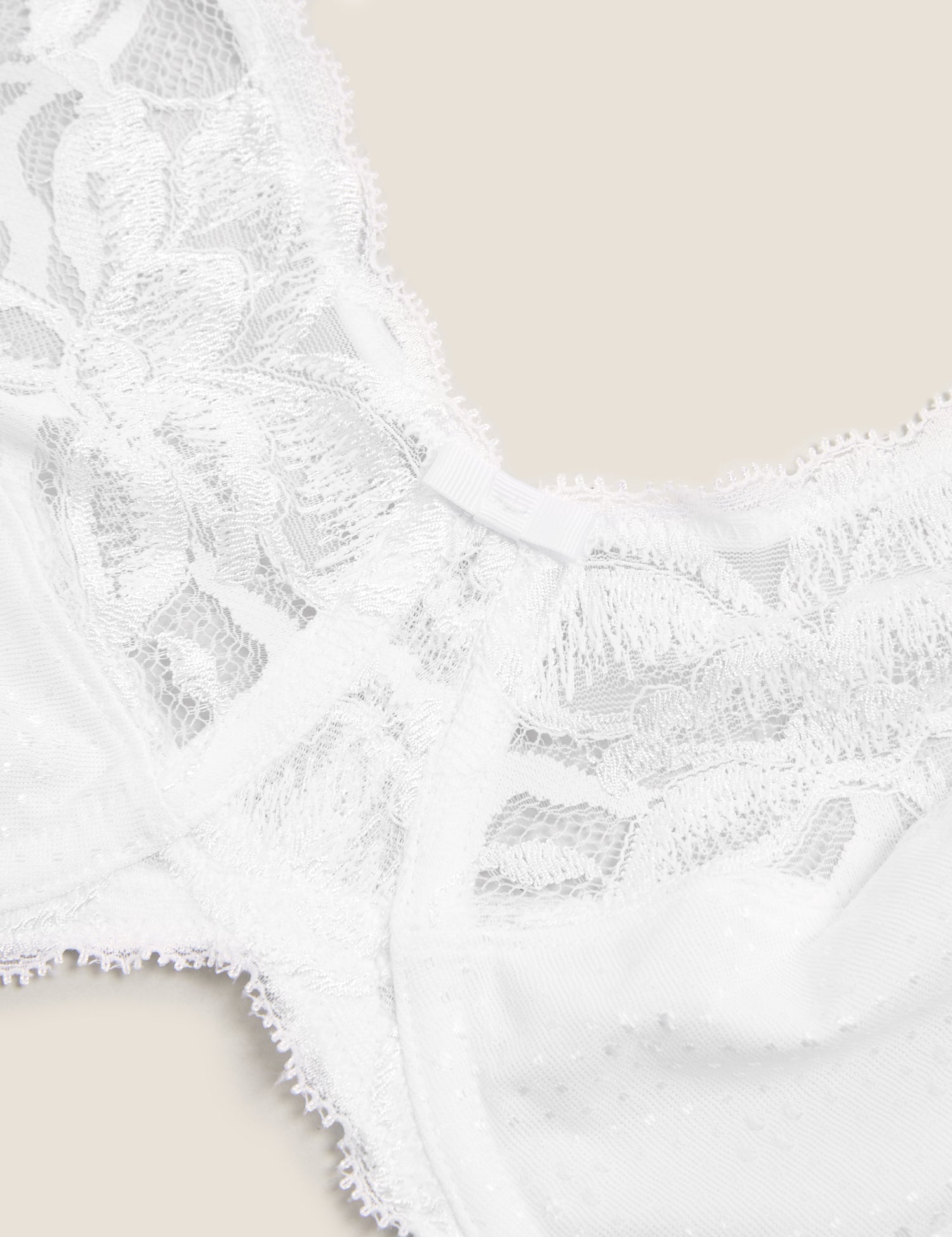 Sujetador reductor con encaje