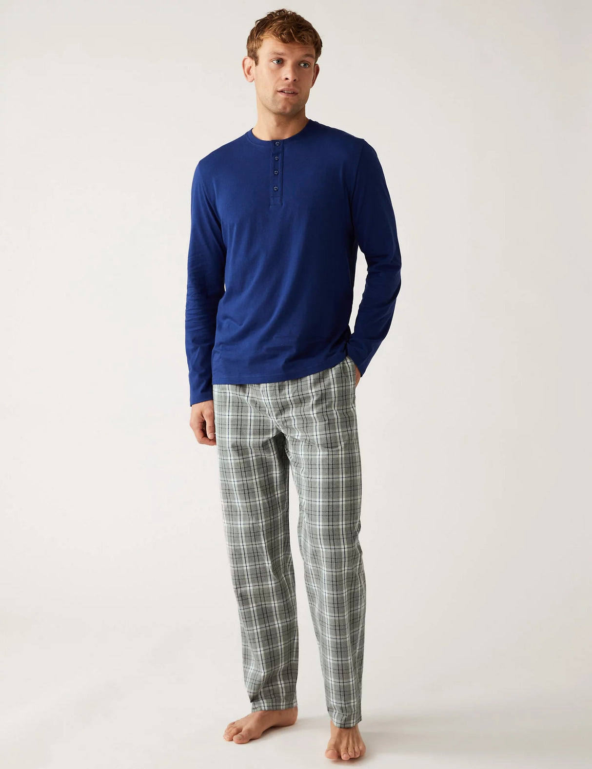 Pijama top manga larga con botones en punto pantalón de tela a cuadros