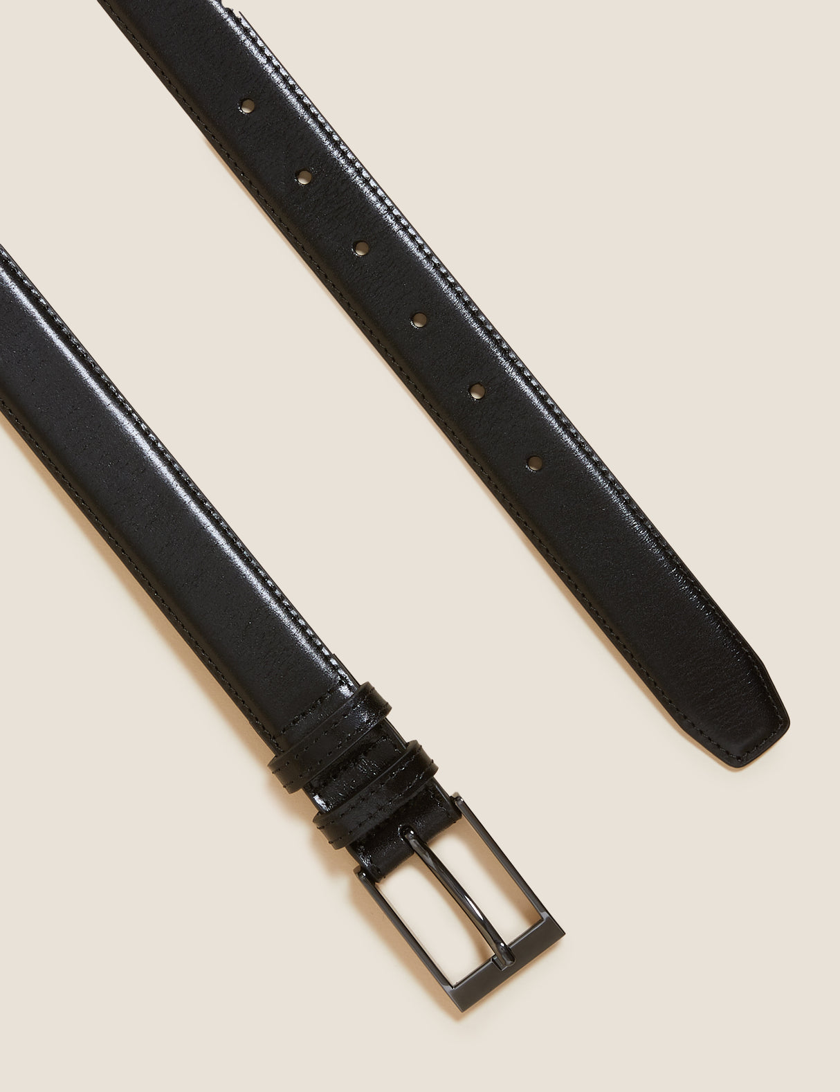 Cinturón elegante de piel