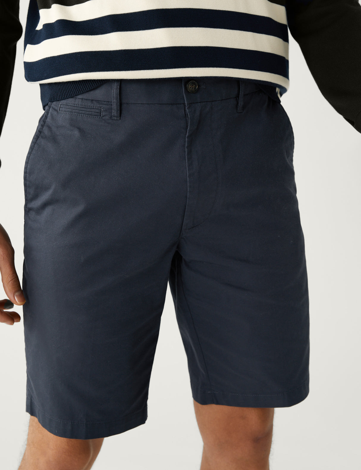 Pantalón chino corto superligero