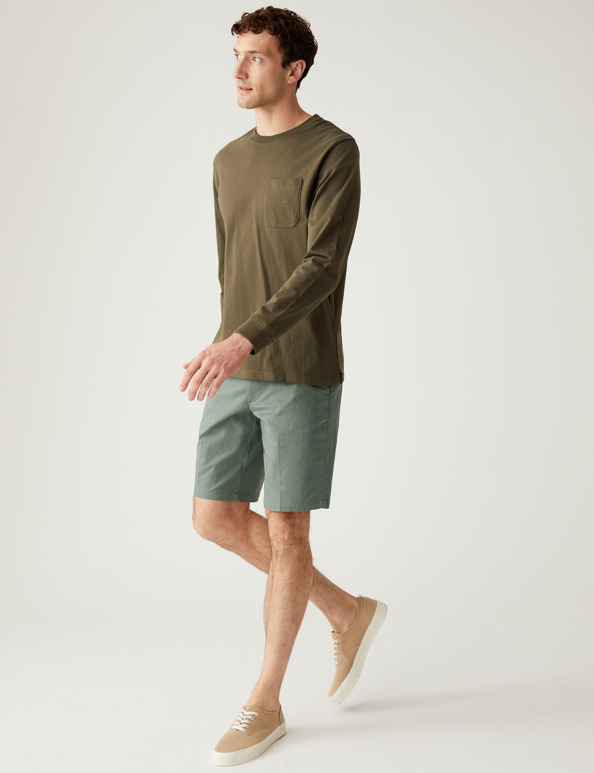 Pantalón chino corto superligero