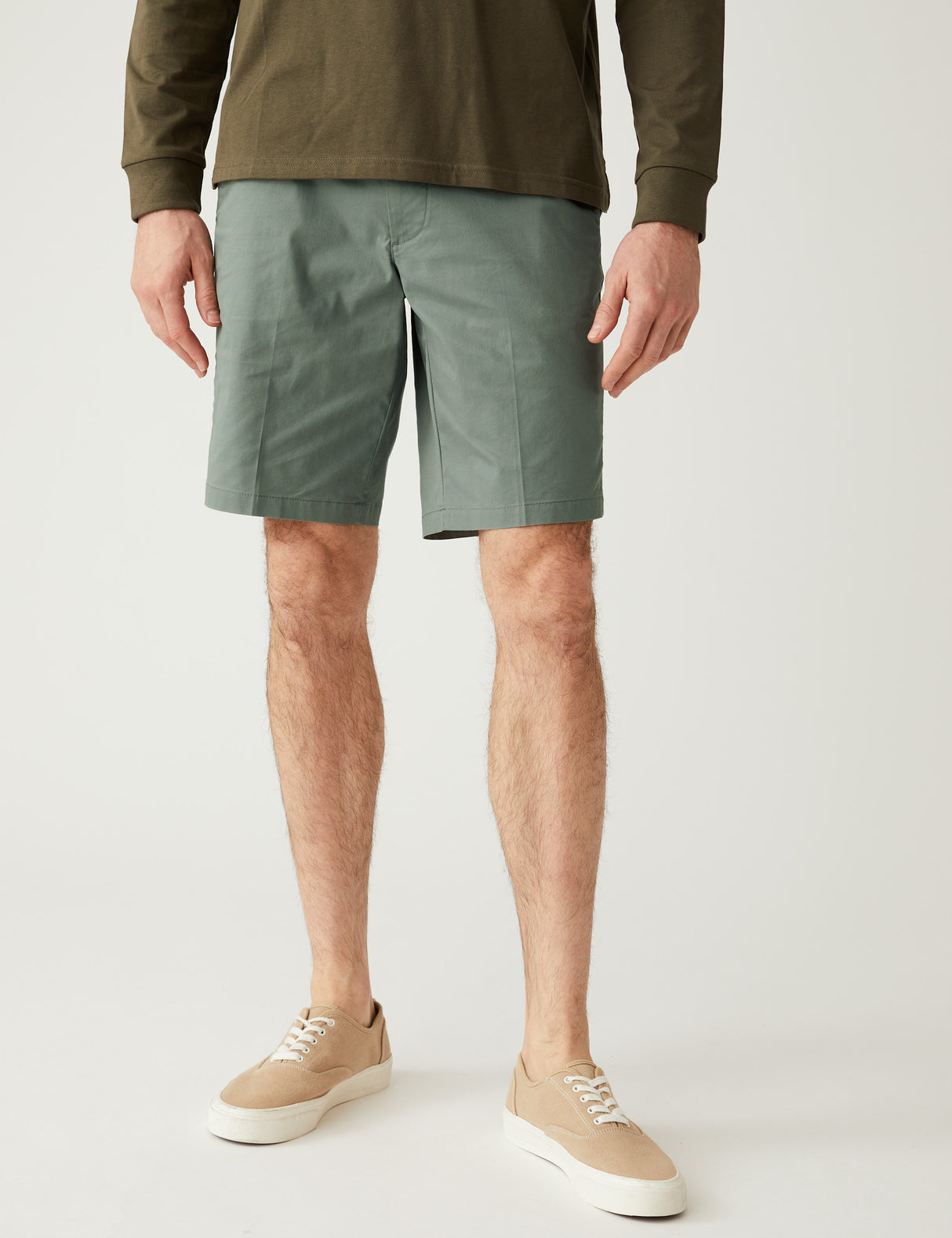 Pantalón chino corto superligero