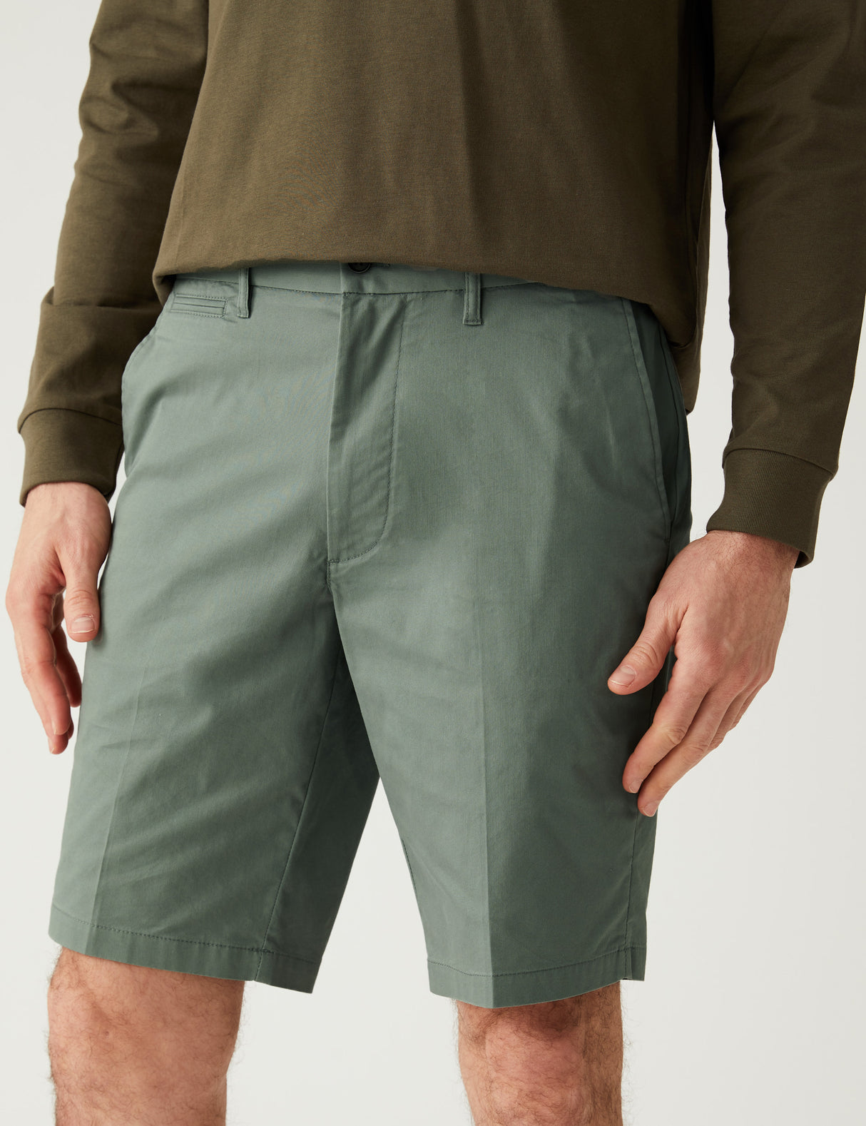 Pantalón chino corto superligero