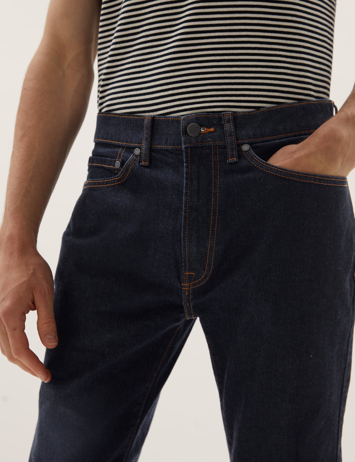 Pantalón vaquero elástico Tapered