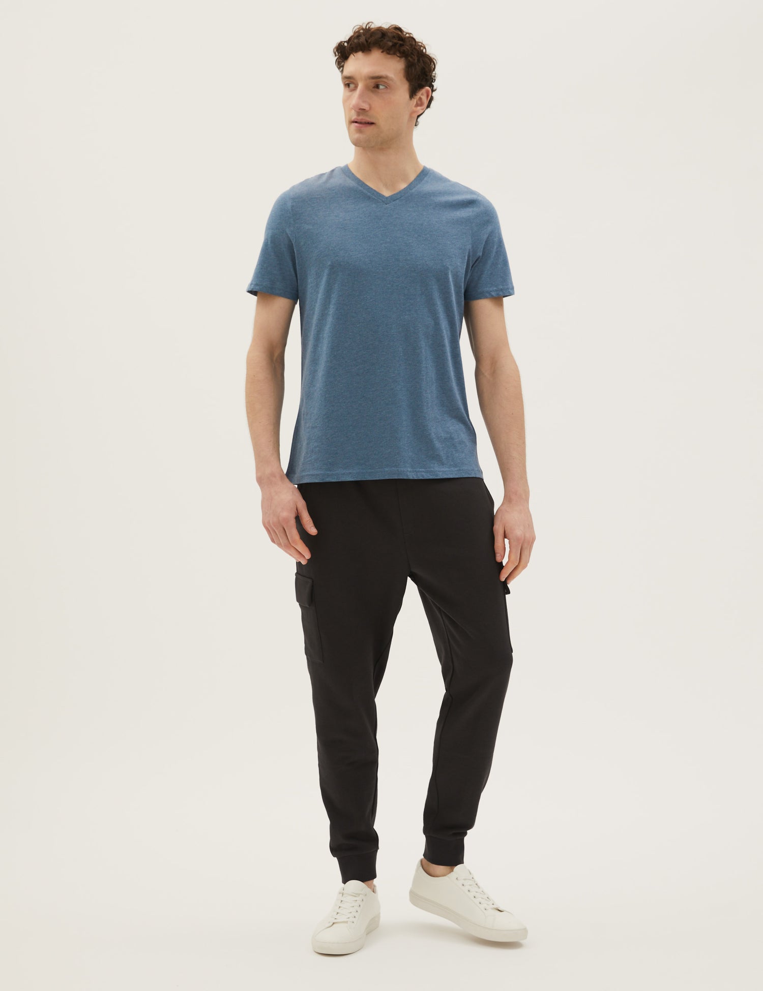 Camiseta cuello pico manga corta lisa